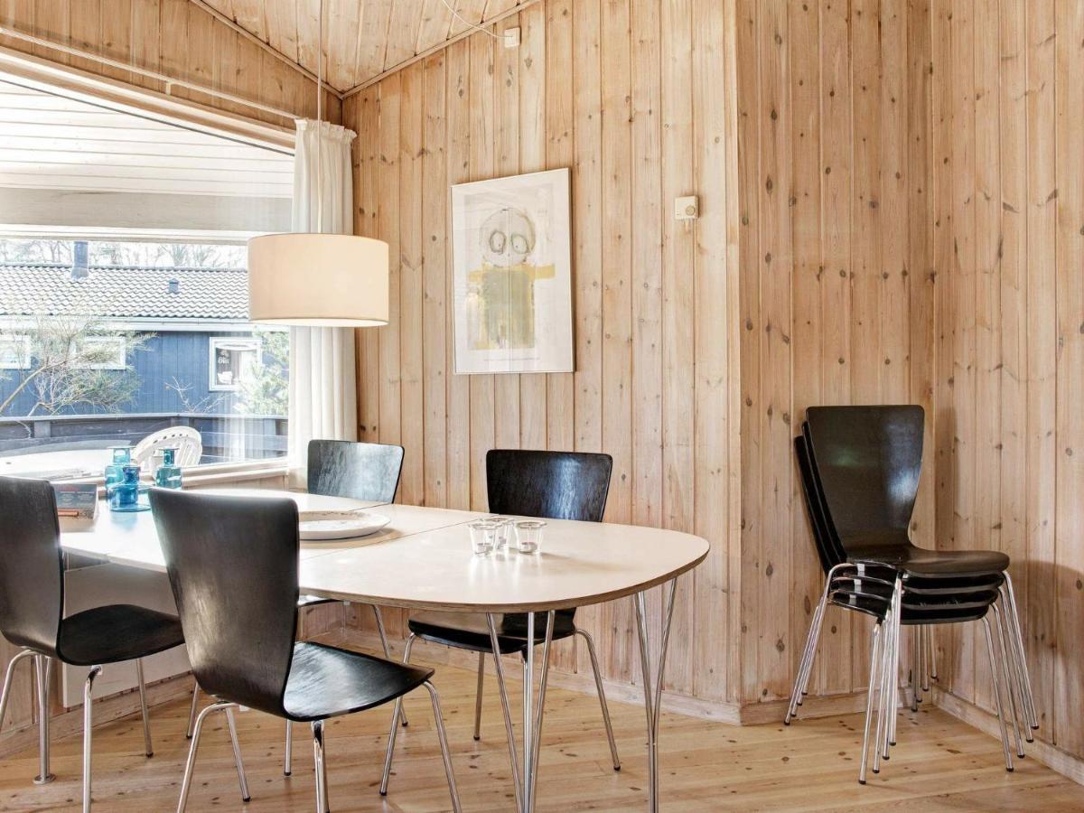 8 Person Holiday Home In Nex Snogebæk Екстериор снимка