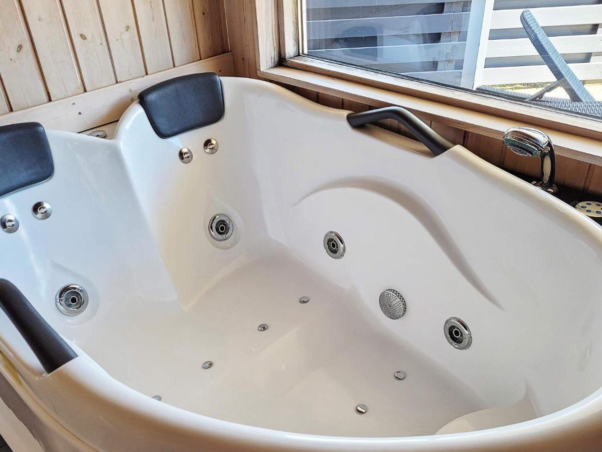 8 Person Holiday Home In Nex Snogebæk Екстериор снимка